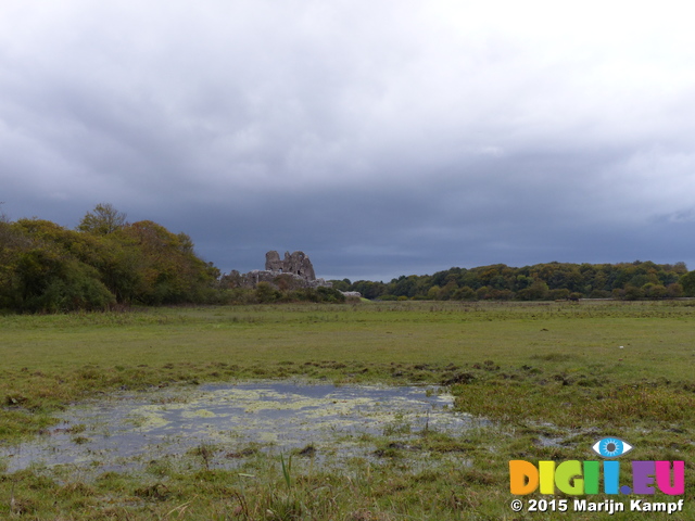 FZ020838 Ogmore Castle